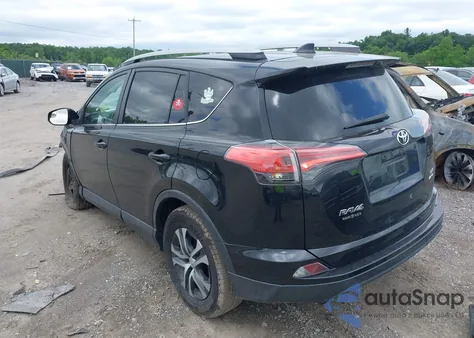 2017 Toyota Rav4 Le z USA, uszkodzony, nr VIN 2T3BFREV8HW562476